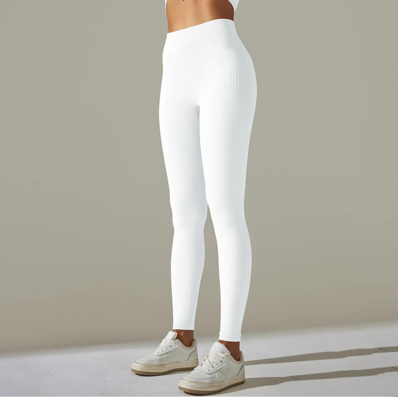 White Essentials Leggings