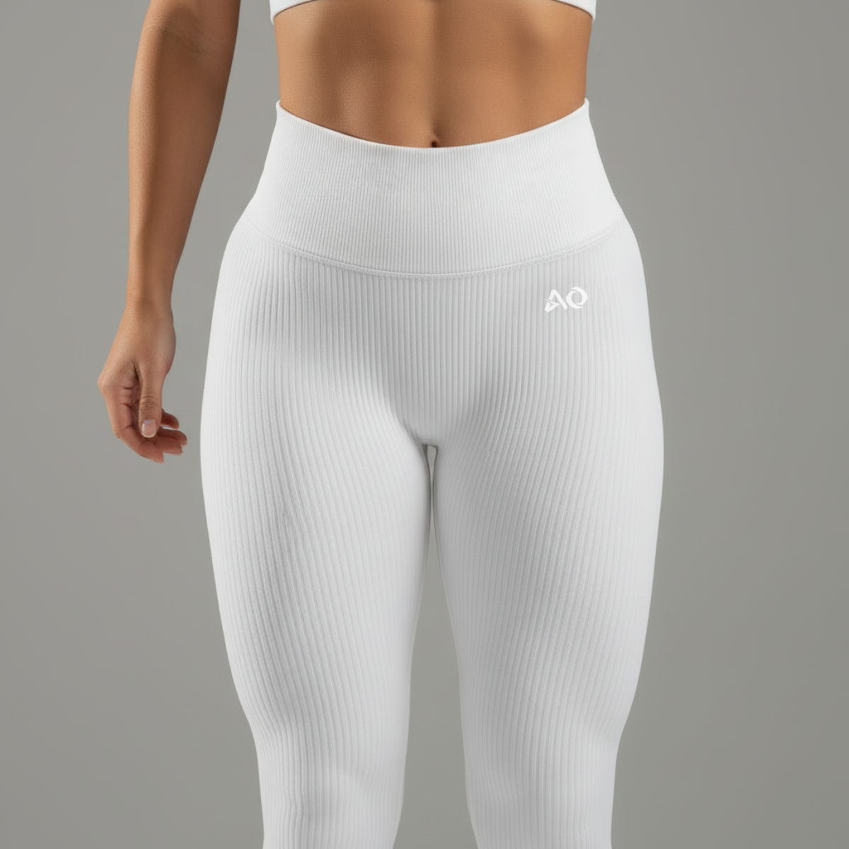 White Peak Seamless Set
