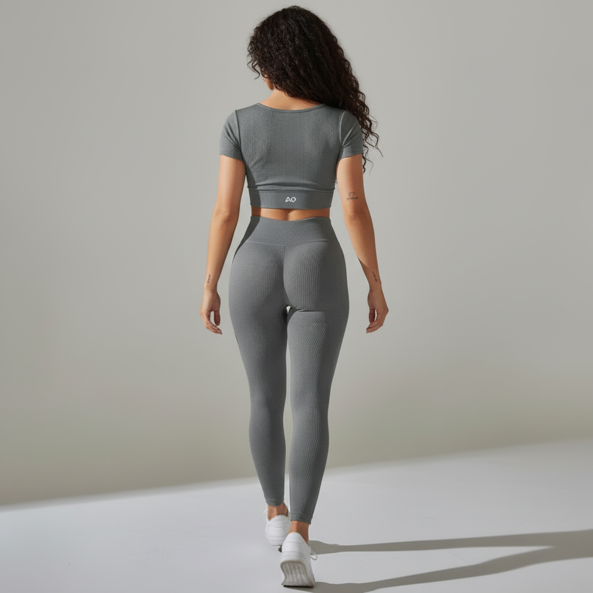 Grey Peak Seamless Set